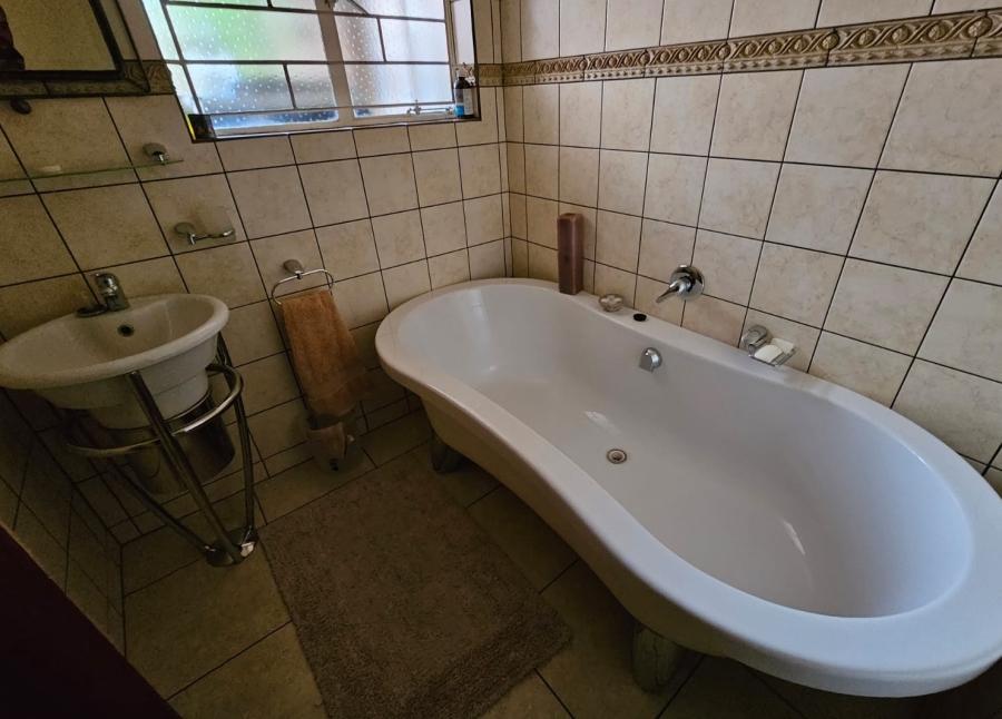 5 Bedroom Property for Sale in Hoopstad Free State